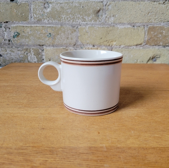 Vintage Haeng Nam Stoneware Country Cupboard Mid Cenutry Mug, 10oz - Picture 2 of 4